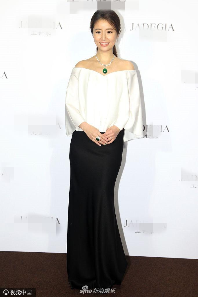 Lam Tam Nhu mac dep sau khi sinh anh 4