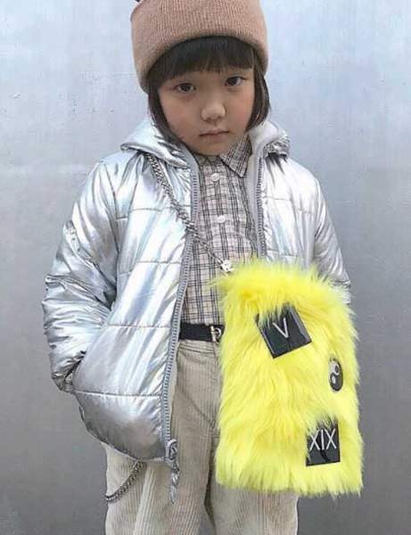 Cô bé fashionista nhí gây bão công đồng mạng ảnh 4 Co be fashionista nhi gay bao cong dong mang anh 4