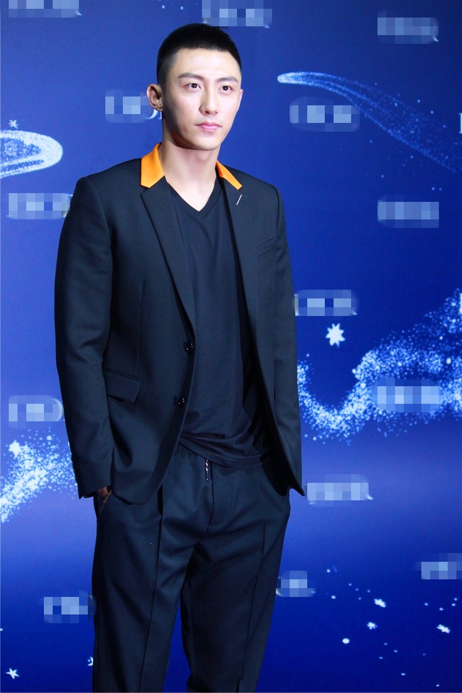 Angelababy khoe lưng trần ở sự kiện ảnh 8 Angelababy khoe lung tran o su kien anh 8