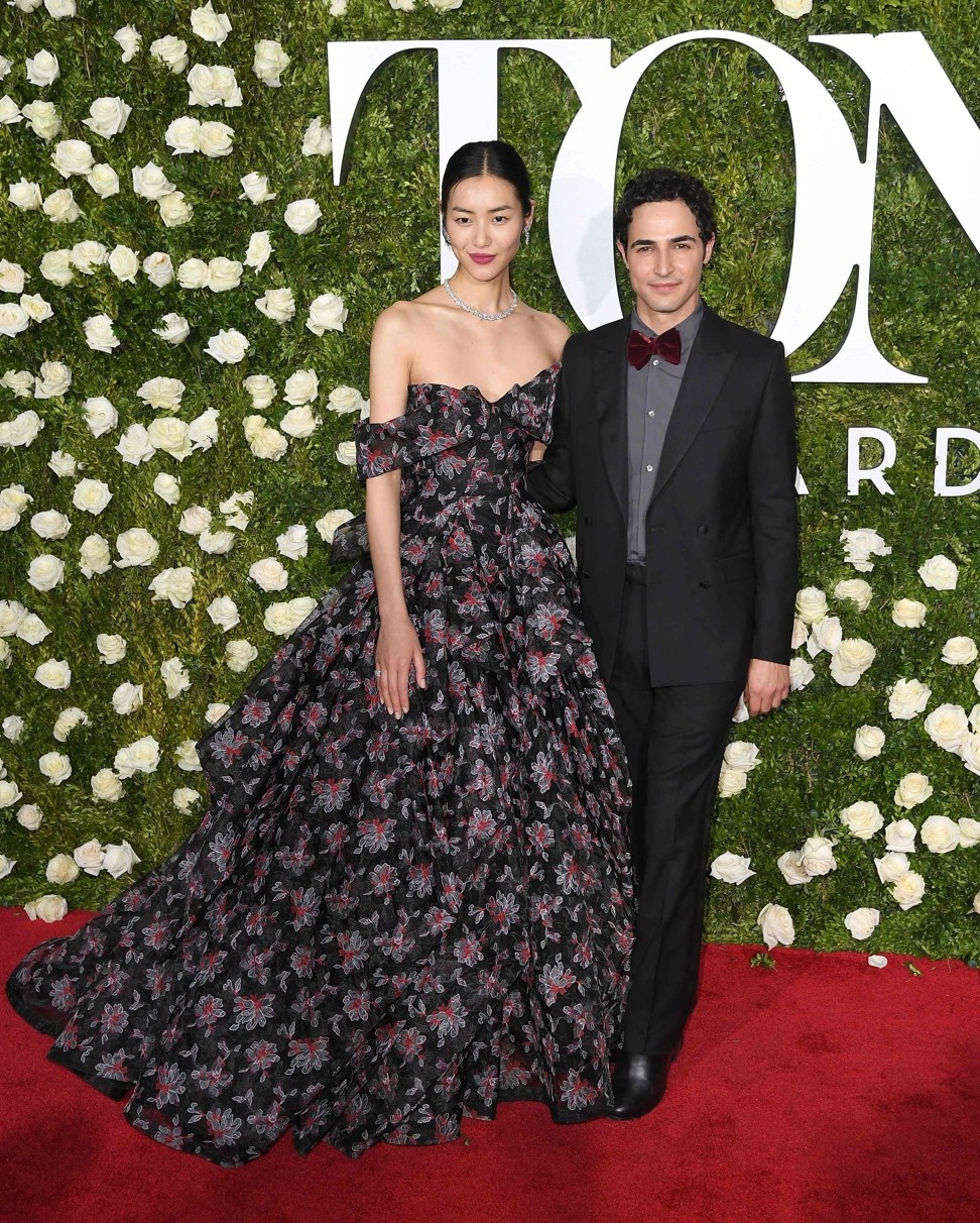 Sao ngoại diện trang phục hoa lá trên thảm đỏ Tony Awards 2017 ảnh 1 Sao ngoai dien trang phuc hoa la tren tham do Tony Awards 2017 anh 1
