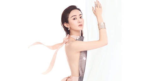 ‘Hoa thien cot’ Trieu Le Dinh dien vay khoe lung tran hinh anh