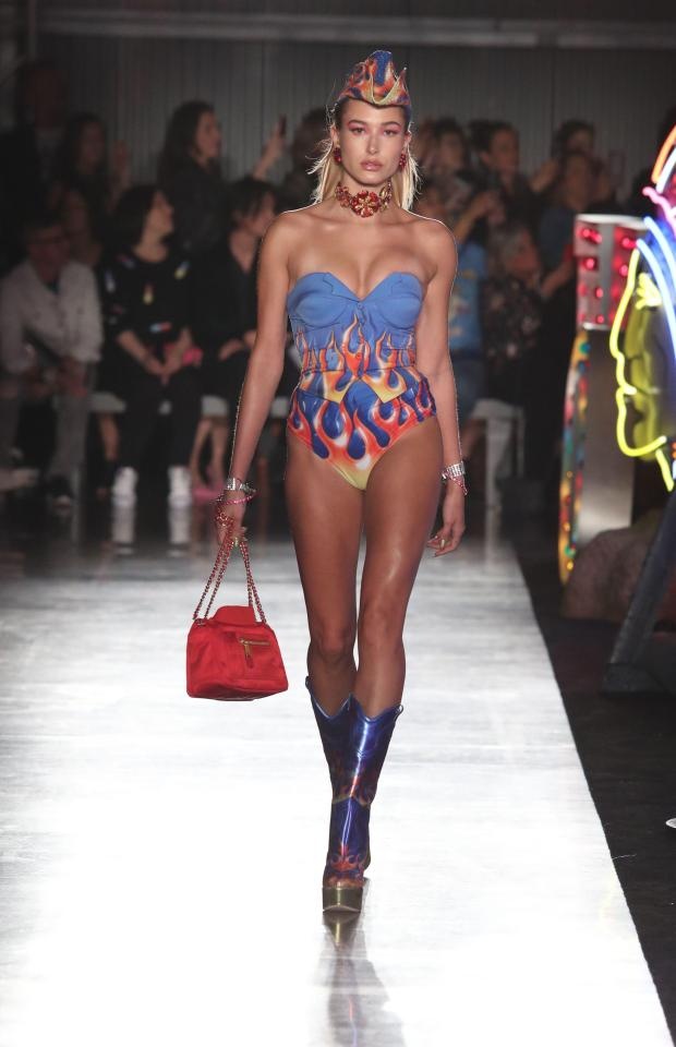 Nguoi mau quyen ru nhat the gioi anh 2