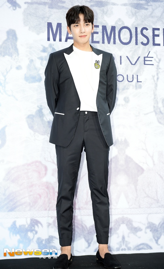 Nu rapper CL mac ho henh o su kien thoi trang anh 10