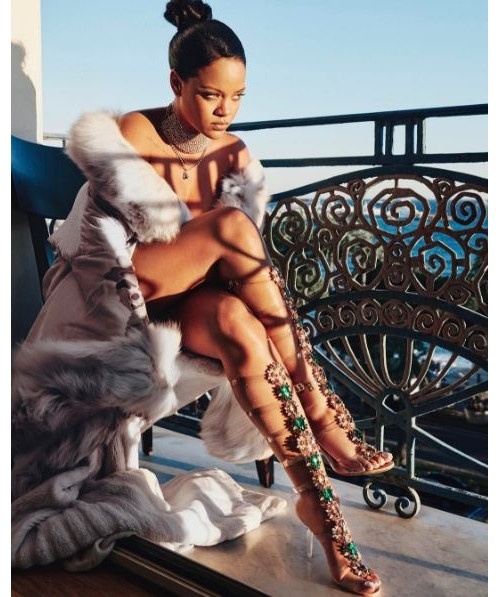 Rihanna ra mat dong giay moi trong nam nay anh 2