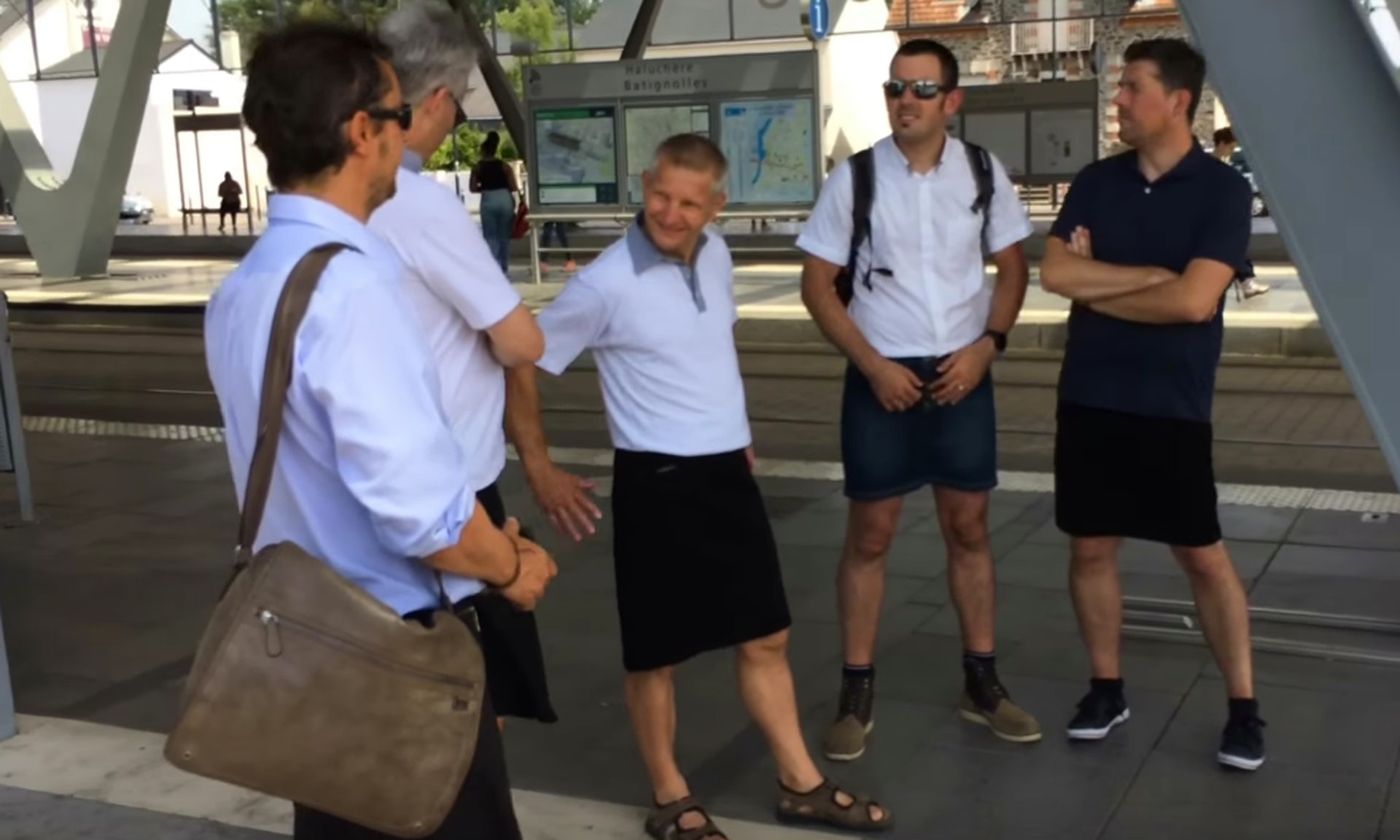 Xu hướng phái mạnh diện váy ảnh 2 Xu huong phai manh dien vay anh 2