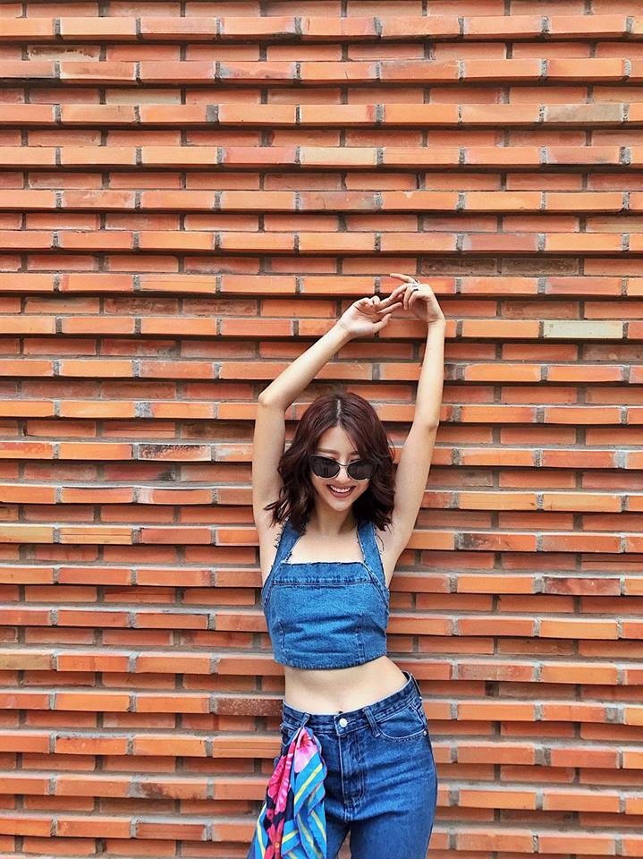 Những mẫu croptop lên ngôi trong mùa hè năm nay ảnh 6 Nhung mau croptop len ngoi trong mua he nam nay anh 6