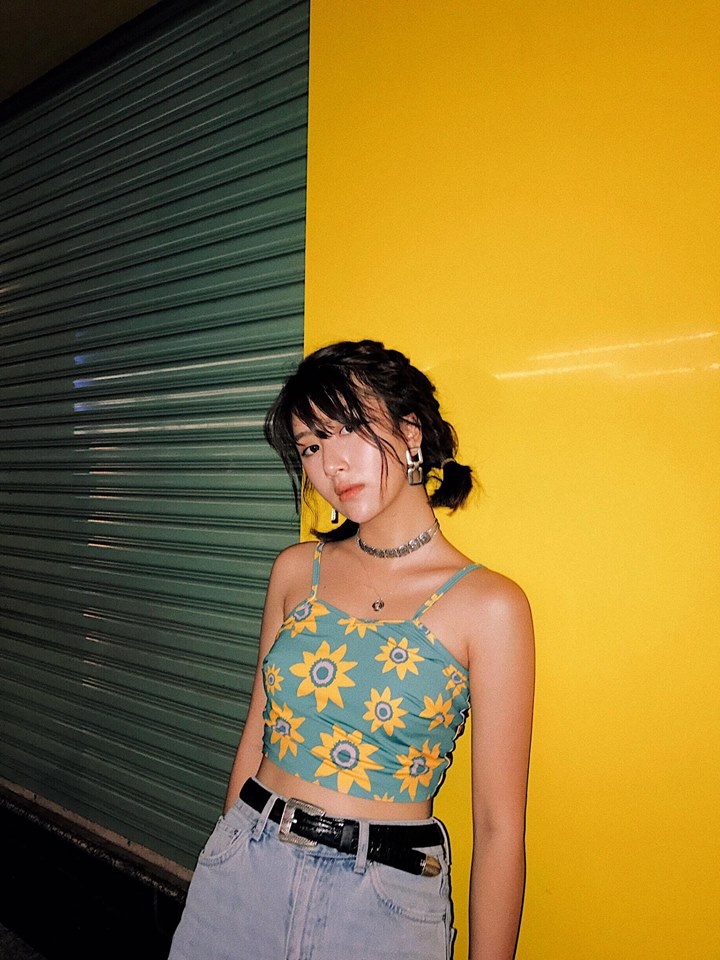 Những mẫu croptop lên ngôi trong mùa hè năm nay ảnh 2 Nhung mau croptop len ngoi trong mua he nam nay anh 2