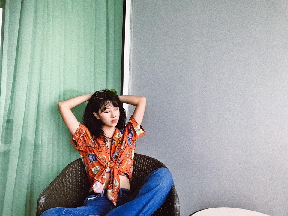 Những mẫu croptop lên ngôi trong mùa hè năm nay ảnh 3 Nhung mau croptop len ngoi trong mua he nam nay anh 3