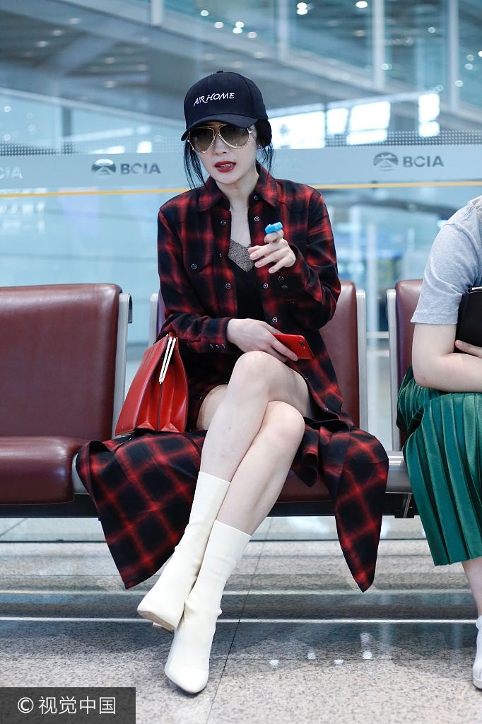 Duong Mich lo dang gay go o su kien anh 6