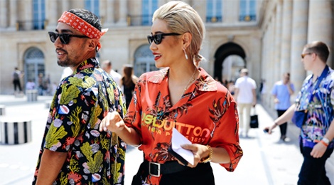 So mi hoa tiet len ngoi tai street style tuan le thoi trang nam gioi 2018 hinh anh