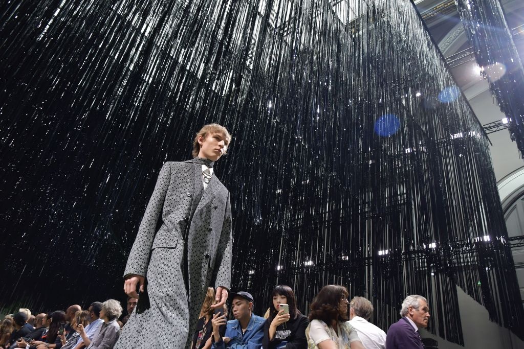 Show diễn Dior Homme xuân hè 2018 ảnh 2 Show dien Dior Homme xuan he 2018 anh 2