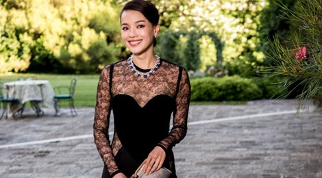 Thu Ky dep quy phai o su kien giua tin hon nhan ran nut hinh anh