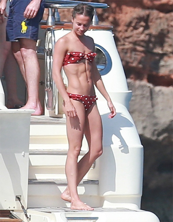 Alicia Vikander va ban trai anh 4