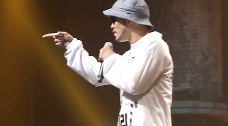 ‘Show Me The Money’ gay tranh cai vi uu tien nguoi quen hinh anh