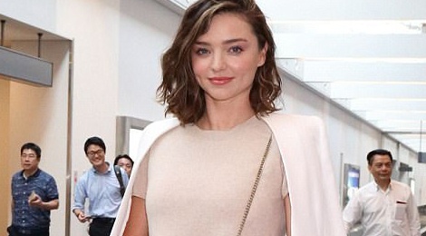 Miranda Kerr rang ro o Nhat sau khi tra lai kim cuong cua ty phu hinh anh
