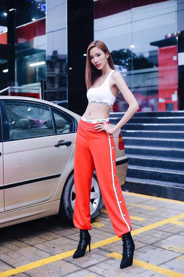 Hoàng Thùy khác biệt so với hai huấn luyện viên ảnh 6 Hoang Thuy khac biet so voi hai huan luyen vien anh 6