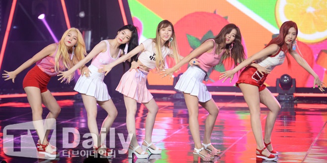 Ca si than tuong giam can qua da,  lo xuong uc tren san khau anh 1