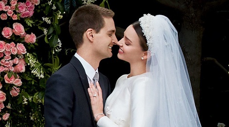 Miranda Kerr tung anh cuoi sau lum xum tra lai kim cuong hinh anh