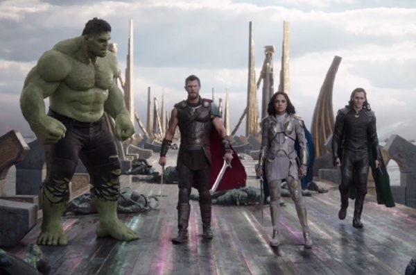 Anh em Thor hop suc voi Hulk trong trailer cua ‘Thor 3’ anh 1