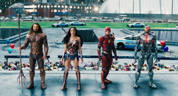 Trailer dai 4 phut cua Justice League hinh anh