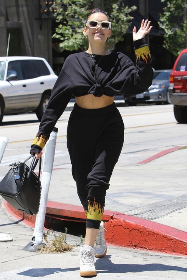 Bạn gái mới của quý tử nhà Becks chuộng mặc đồ cá tính và gợi cảm ảnh 8 Ban gai moi cua quy tu nha Becks chuong mac do ca tinh va goi cam anh 8