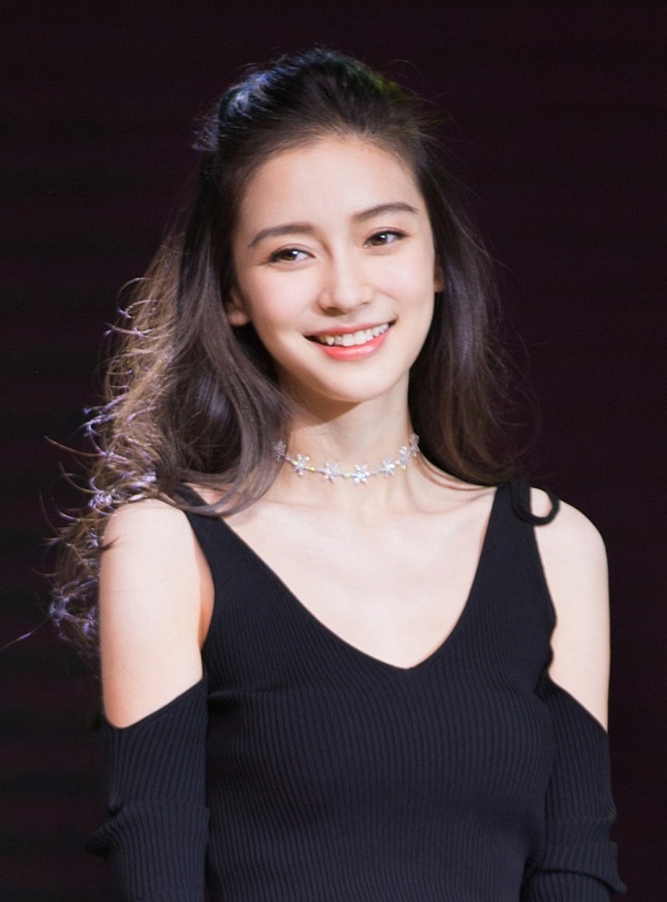 Angelababy lo dang gay go vi chuong dien do ho co sau anh 2