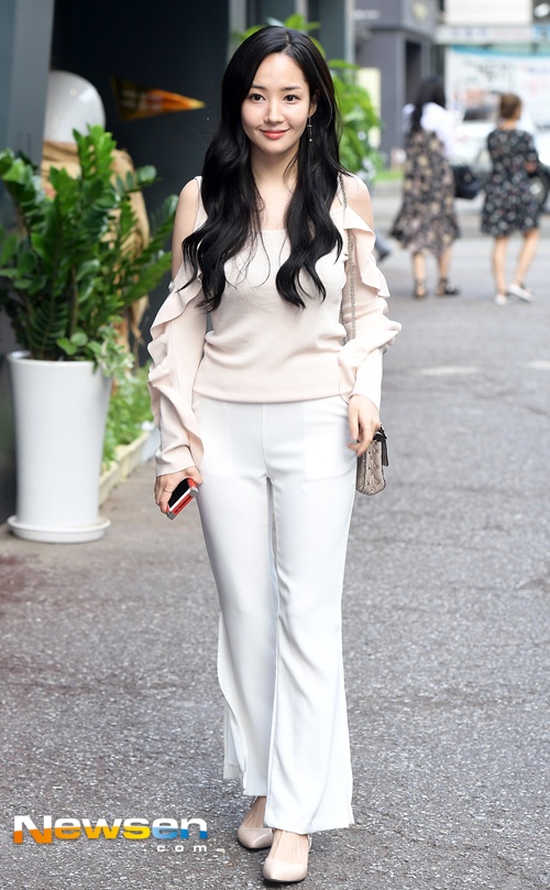 Park Min Young Queen for 7 Days anh 2