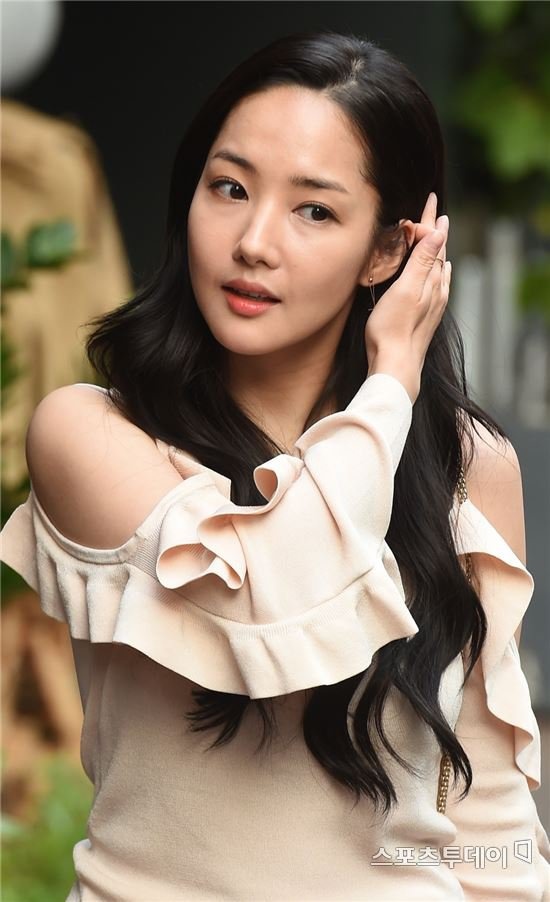 Park Min Young Queen for 7 Days anh 4