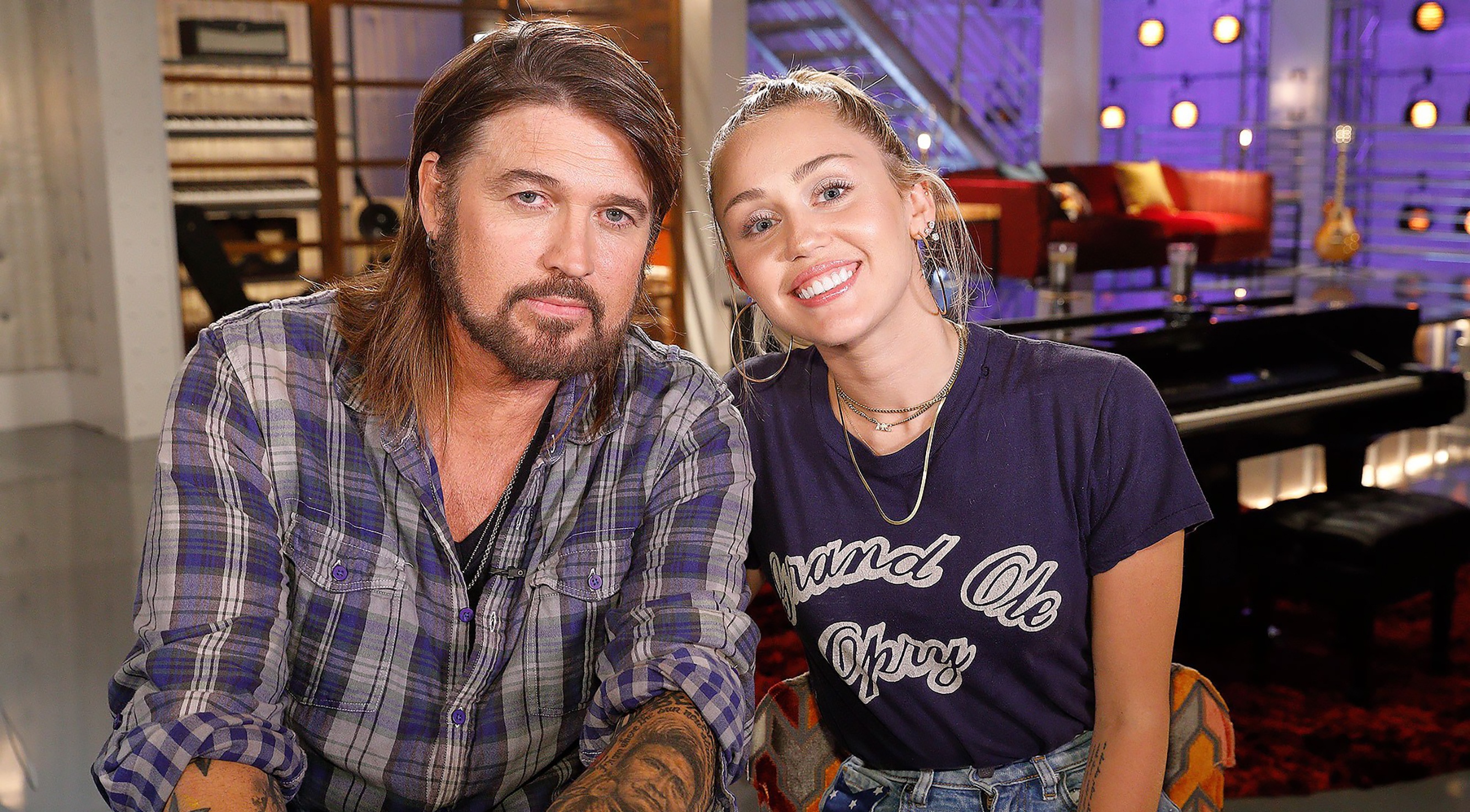 Miley Cyrus tro lai ghe nong The Voice My mua 13 ben canh bo hinh anh