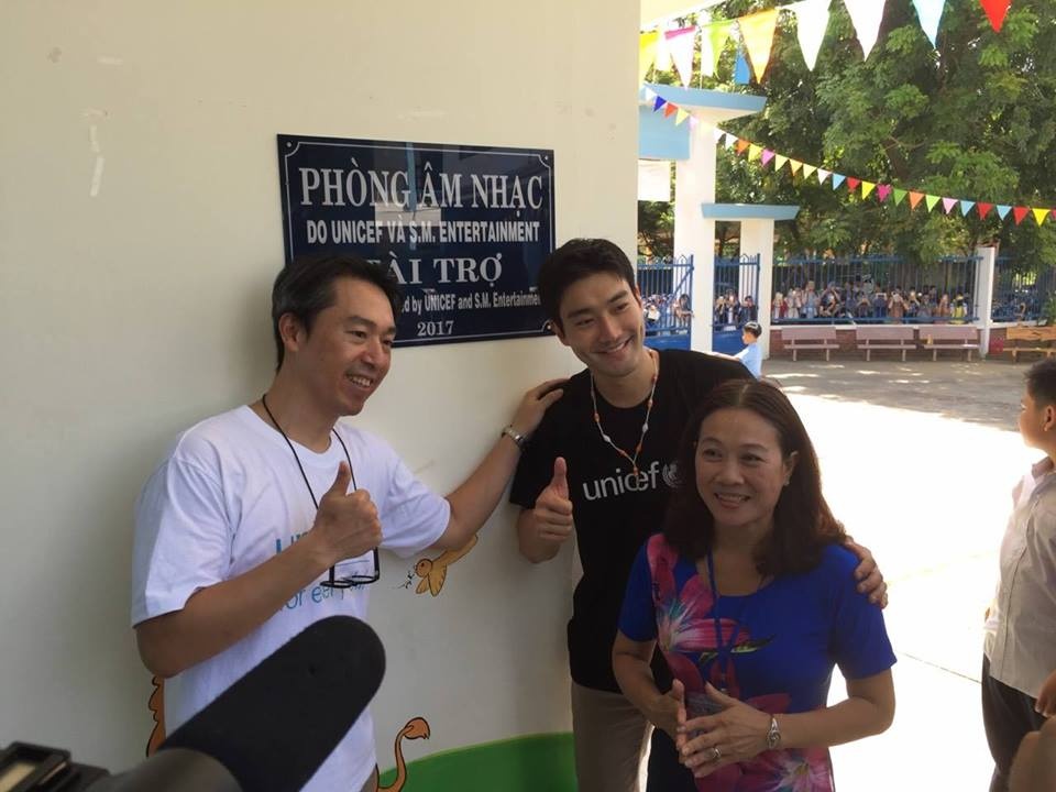 Si Won (Super Junior) giản dị khi làm tình nguyện tại Đà Nẵng ảnh 5 Si Won (Super Junior) gian di khi lam tinh nguyen tai Da Nang anh 5