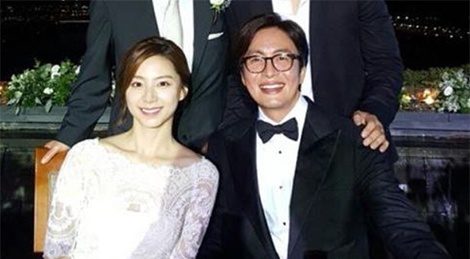 Vo Bae Yong Joon mang bau lan hai hinh anh