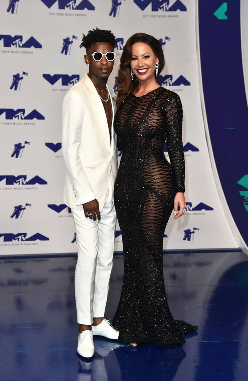 Thảm đỏ MTV VMAs 2017: Các ngôi sao tranh nhau khoe sắc ảnh 6 Tham do MTV VMAs 2017: Cac ngoi sao tranh nhau khoe sac anh 6