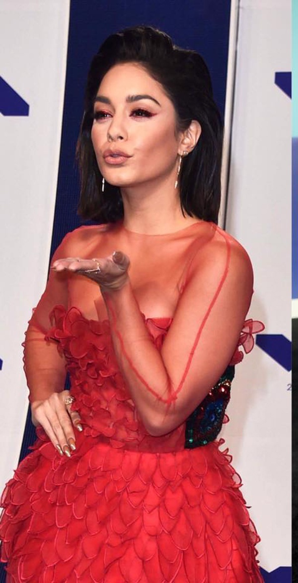 Thảm đỏ MTV VMAs 2017: Các ngôi sao tranh nhau khoe sắc ảnh 13 Tham do MTV VMAs 2017: Cac ngoi sao tranh nhau khoe sac anh 13