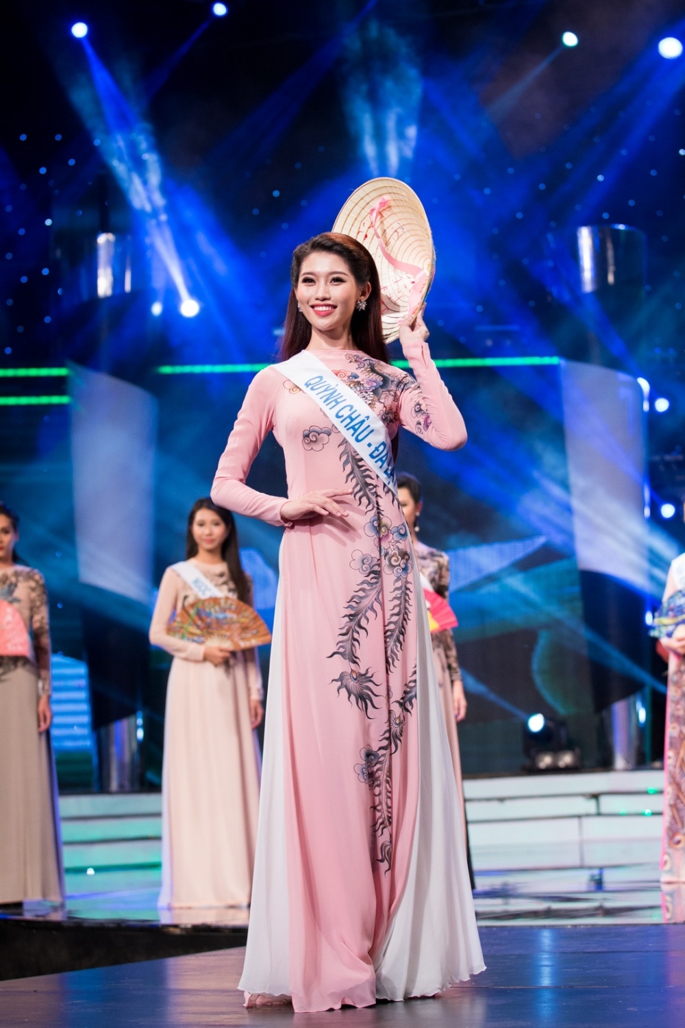 Quỳnh Châu thi Hoa hậu Hoàn vũ Việt Nam ảnh 3 Quynh Chau thi Hoa hau Hoan vu Viet Nam anh 3