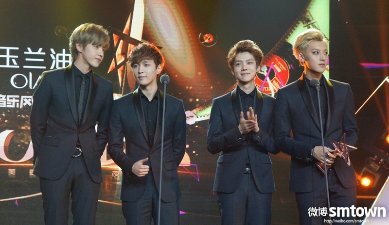 Than tuong ngoai quoc tach nhom anh 1