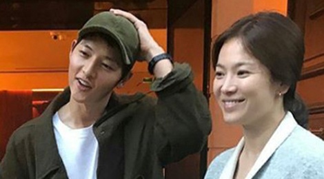 Song Joong Ki-Song Hye Kyo di choi Paris truoc ngay cuoi hinh anh