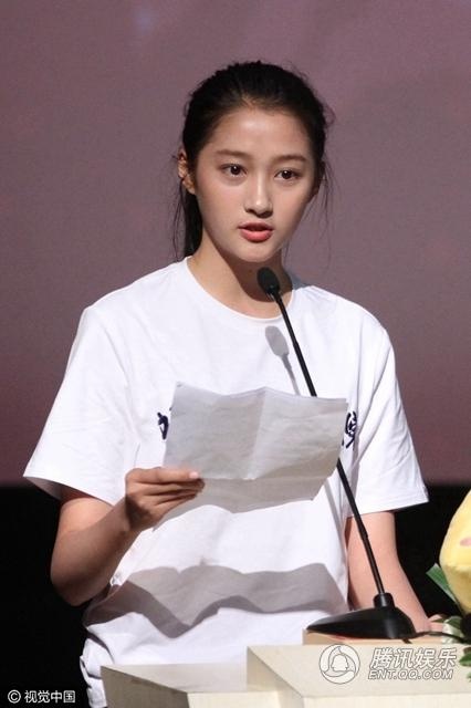 Tieu hoa dan Quan Hieu Dong - co gai hot nhat mang xa hoi Trung Quoc hien nay anh 7