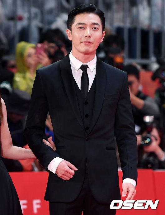 Dan sao dien anh hoi tu tren tham do Lien hoan phim quoc te Busan anh 11