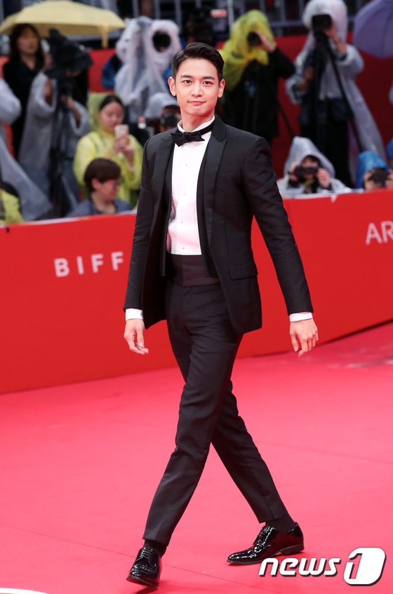 Dan sao dien anh hoi tu tren tham do Lien hoan phim quoc te Busan anh 6