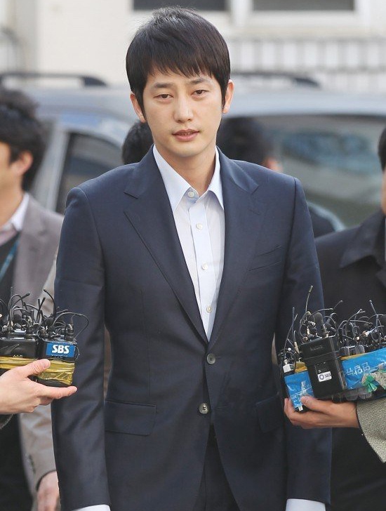 Quấy rối tình dục trong làng giải trí ảnh 3 Quay roi tinh duc trong lang giai tri anh 3