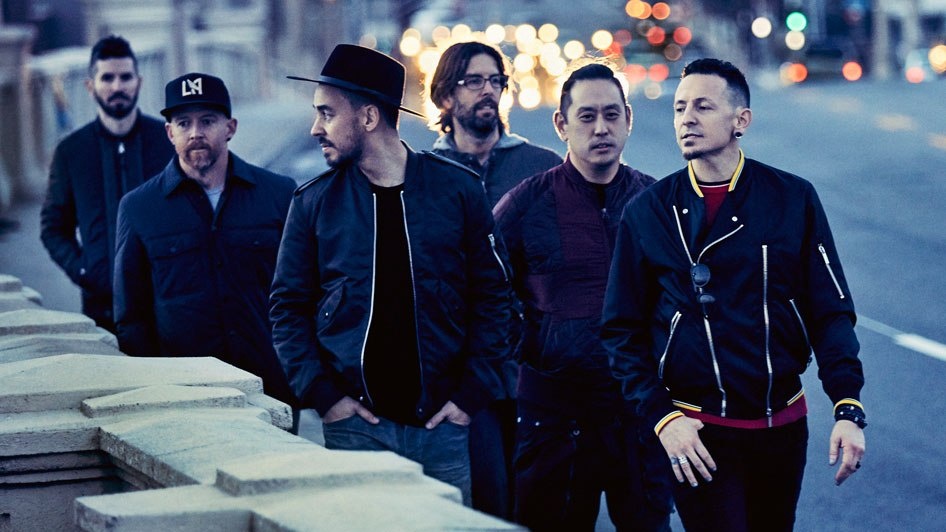 Linkin Park và fan tưởng nhớ Chester Bennington ảnh 1 Linkin Park va fan tuong nho Chester Bennington anh 1
