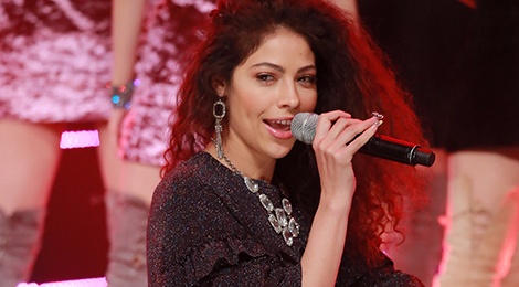 Nghi van than tuong da mau dau tien cua Kpop bi cong ty quyt luong hinh anh