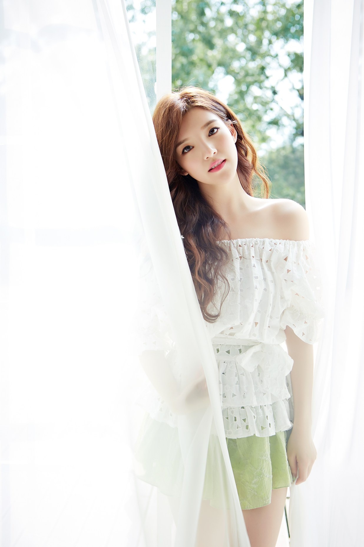Chi Pu tấn công Kpop ảnh 4 Chi Pu tan cong Kpop anh 4