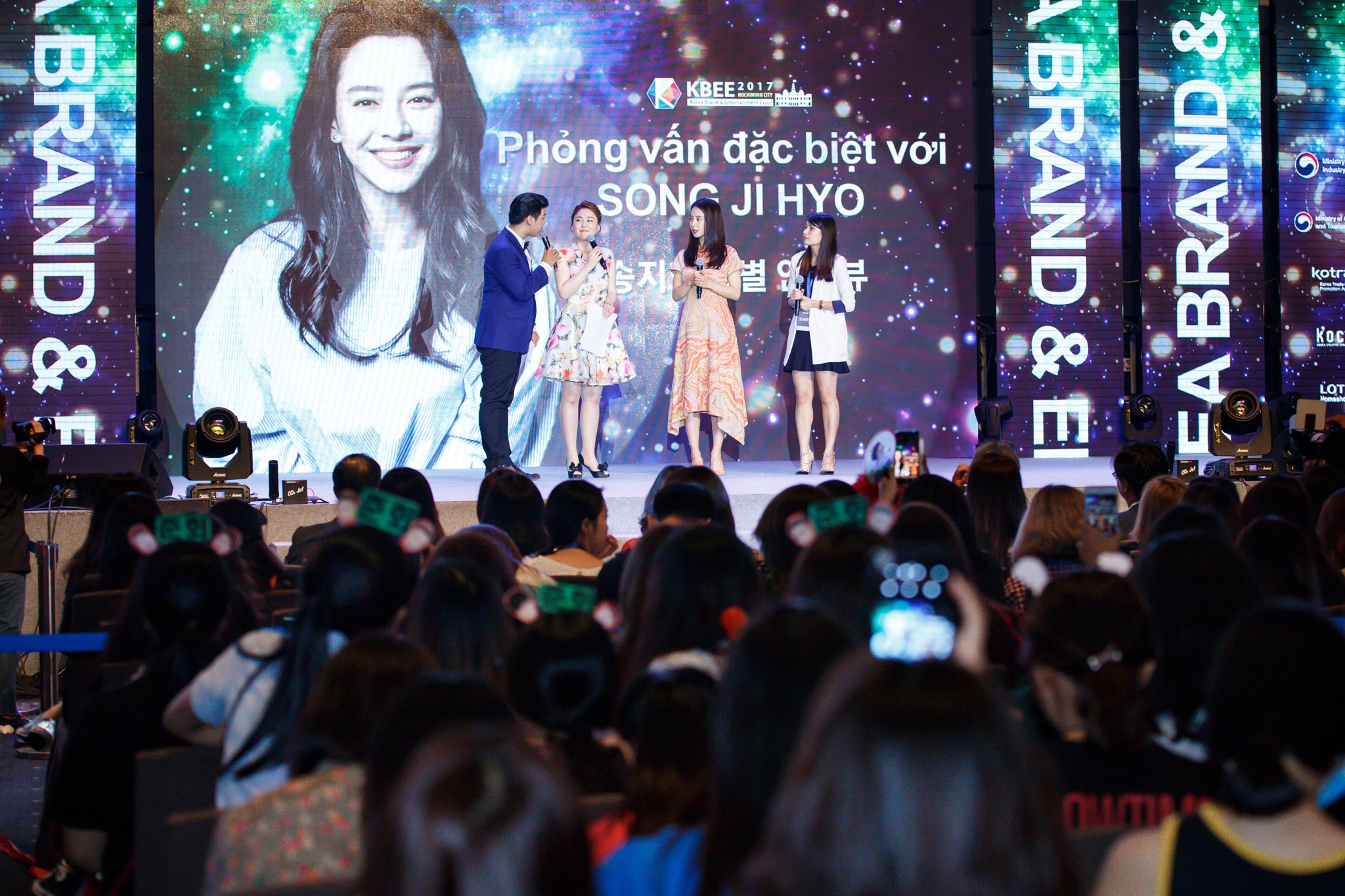 Song Ji Hyo và iKon tại Việt Nam ảnh 5 Song Ji Hyo va iKon tai Viet Nam anh 5