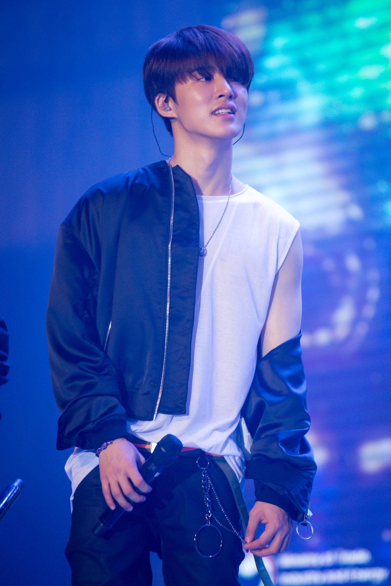 iKon bieu dien o Viet Nam anh 4