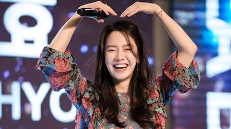 Khoanh khac than thien cua Song Ji Hyo voi fan Viet hinh anh