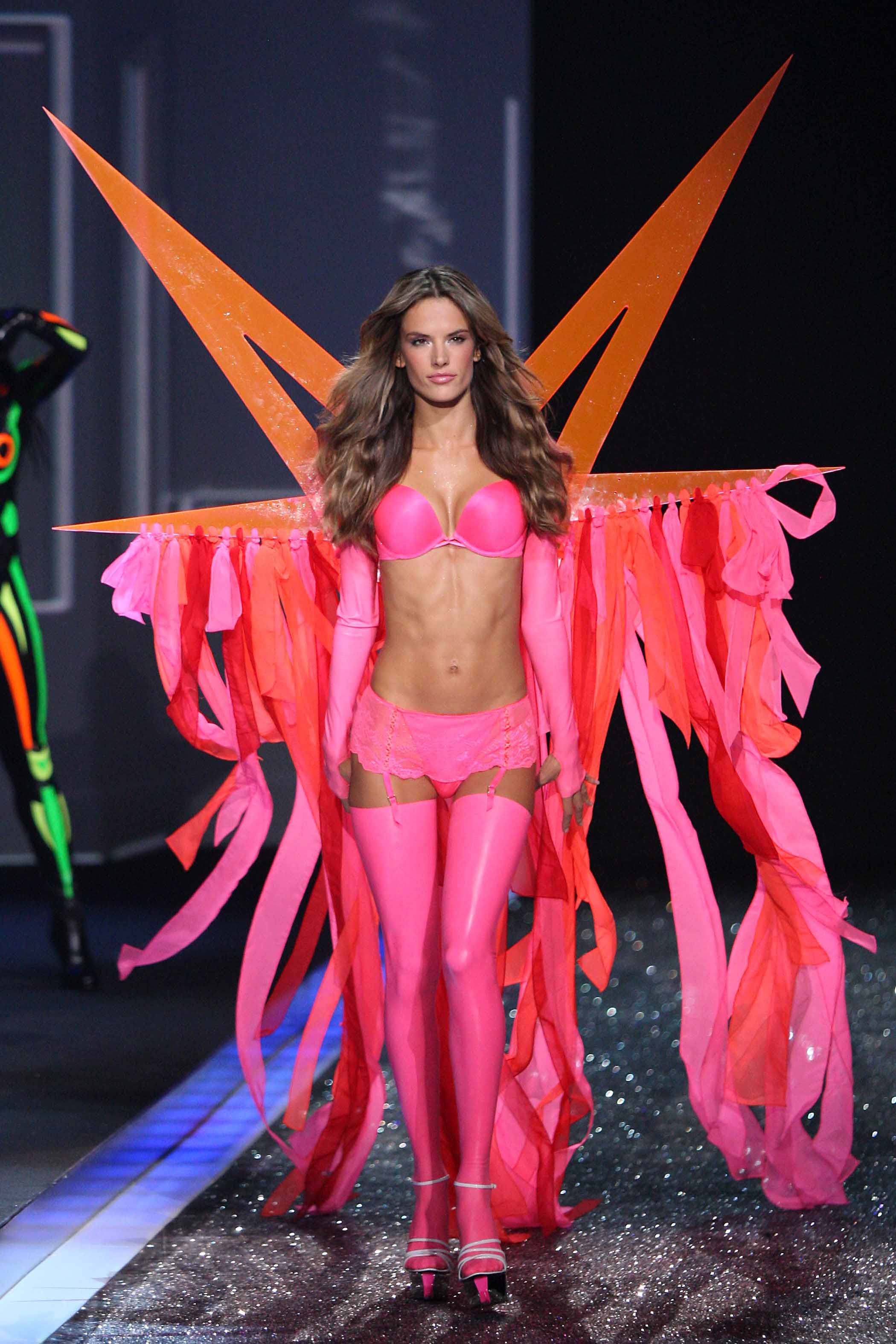 thien than Alessandra Ambrosio Victoria's Secret anh 8