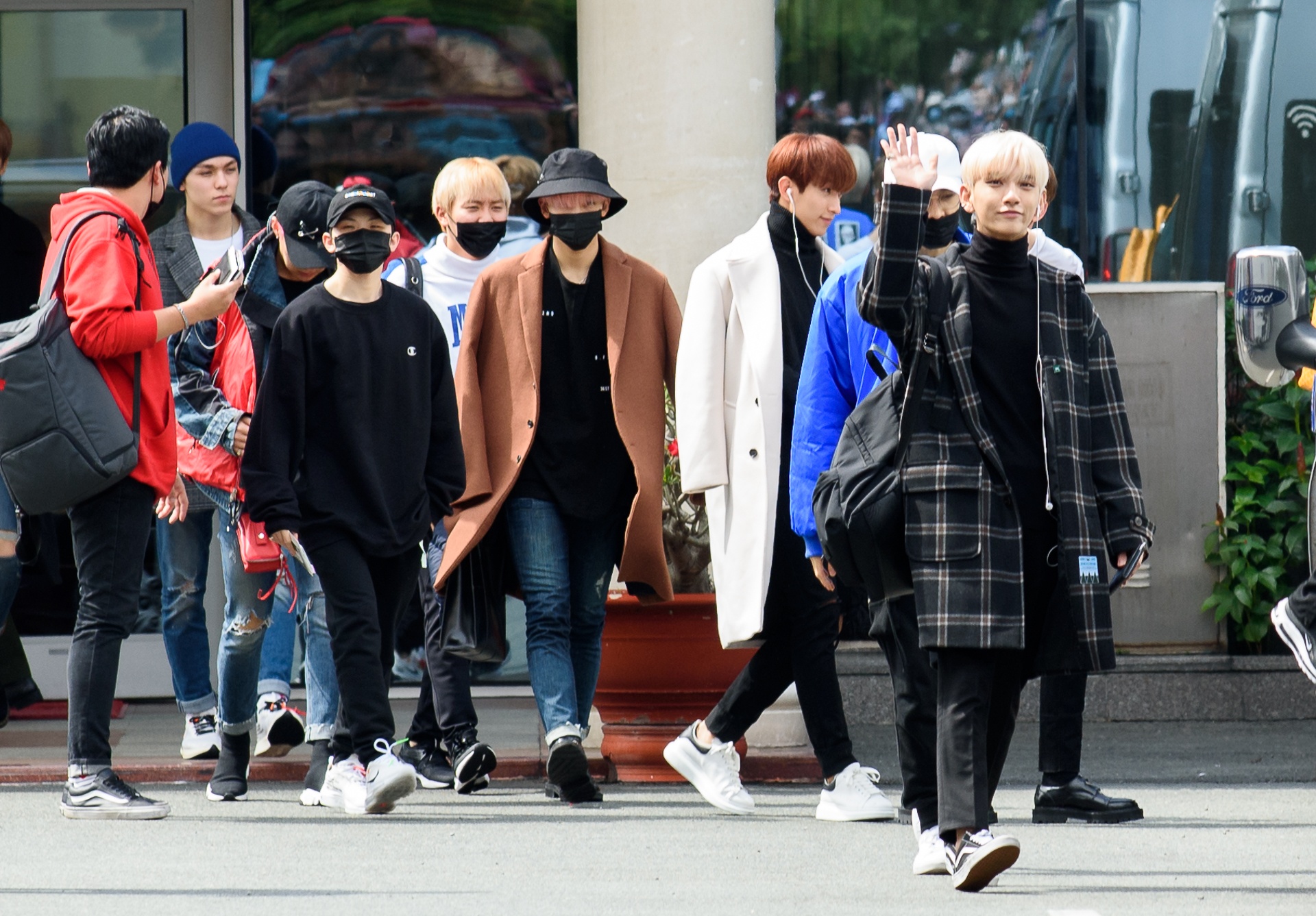 SEVENTEEN tới sài gòn ảnh 5 SEVENTEEN toi sai gon anh 5