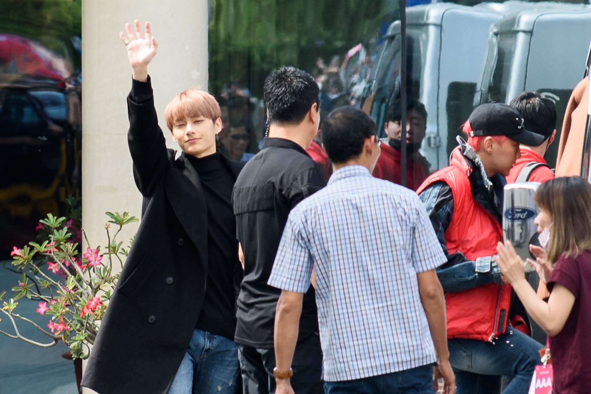 SEVENTEEN tới sài gòn ảnh 2 SEVENTEEN toi sai gon anh 2