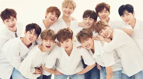 WANNA ONE bat ngo huy hop bao truoc gio dien de trang diem hinh anh